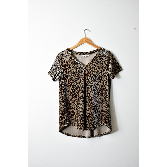 Amaryllis Tops - Amaryllis Leopard Print Velvet‎ V-Neck Top Women Size S Brown Excellent High-Low